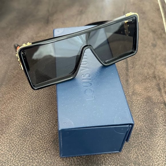 LOUIS VUITTON Dayton Shield Sunglasses - Picture 1 of 5